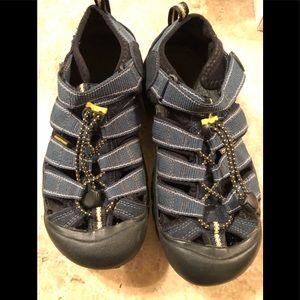 Keen Sandals- Youth 4 Blue